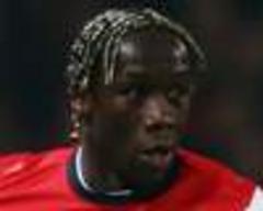 Sagna in talks with Arsenal over new contract